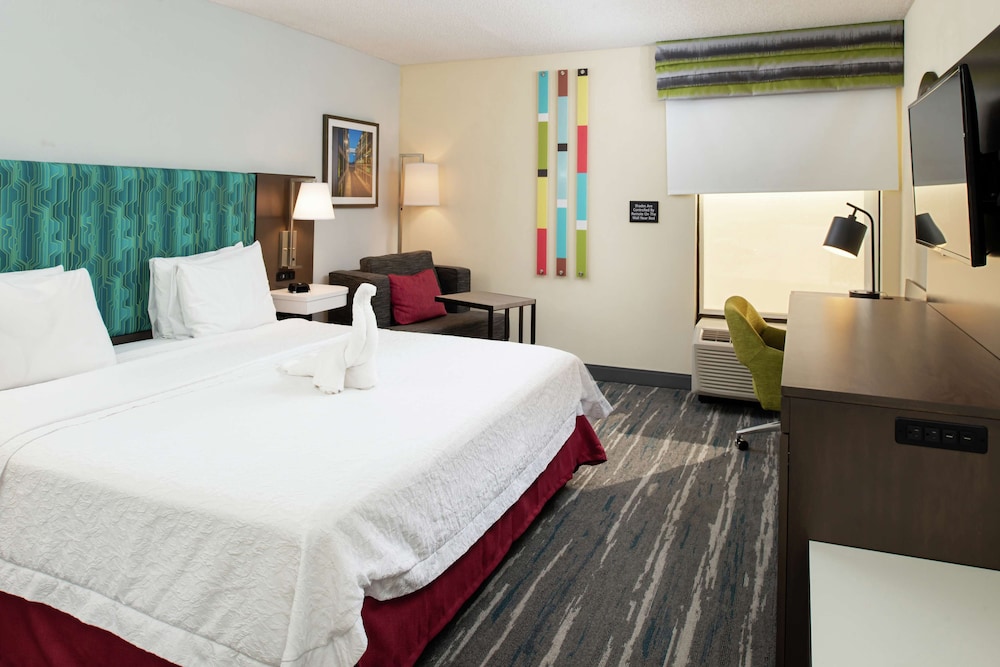 Hampton Inn Greensboro Airport - photo 14