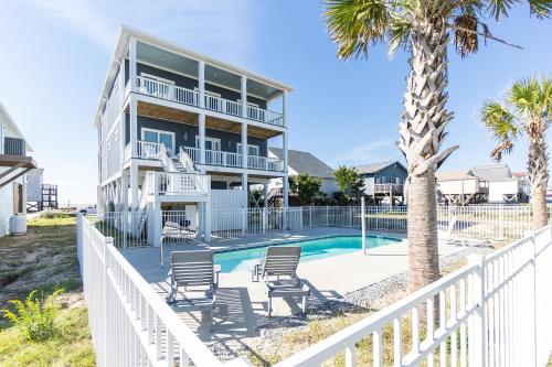 Conch Out by Oak Island Accommodations - featured photo