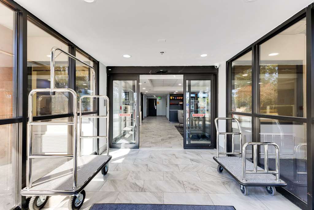 La Quinta Inn & Suites by Wyndham Jacksonville Mandarin - photo 15
