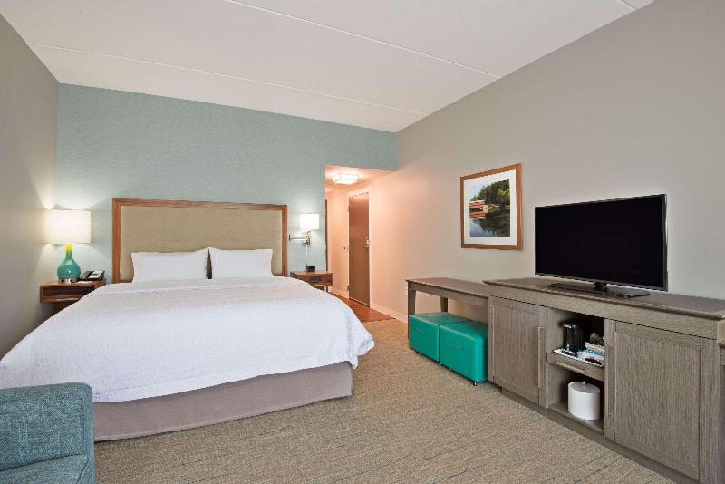 Hampton Inn & Suites North Huntingdon Irwin - photo 83