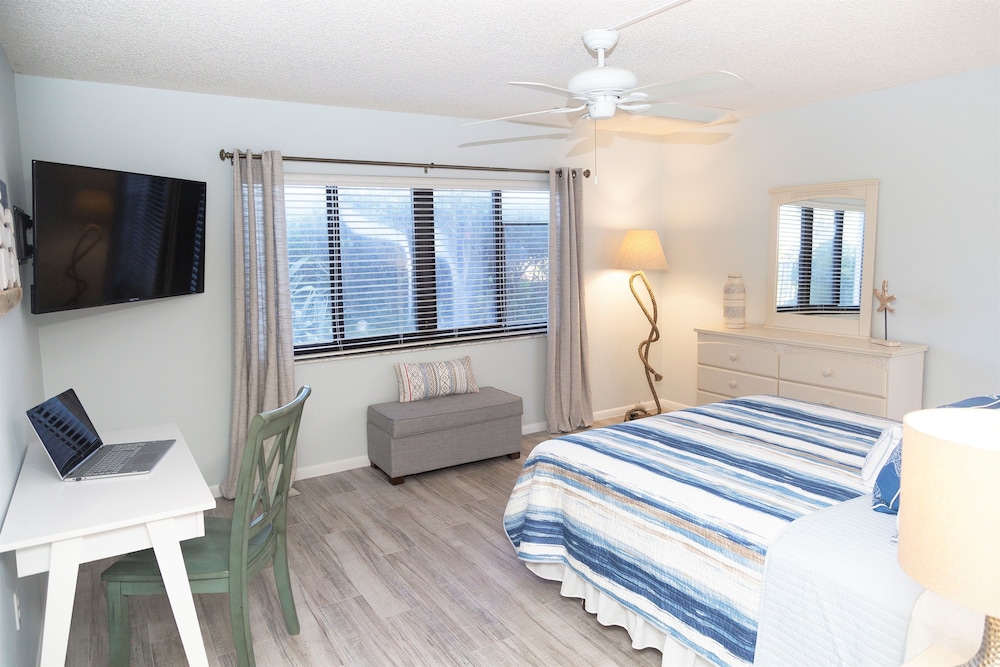Canaveral Towers by Happy Palm Stays - photo 6