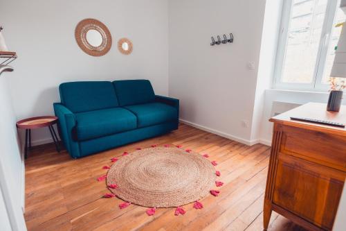 Cosy Studio Lumineux Douillet Parking Gratuit in Chateauroux, France