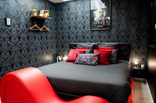 Love Room jacuzzi — 4-Star Luxury Hotel in Aubie-Et-Espessas, France