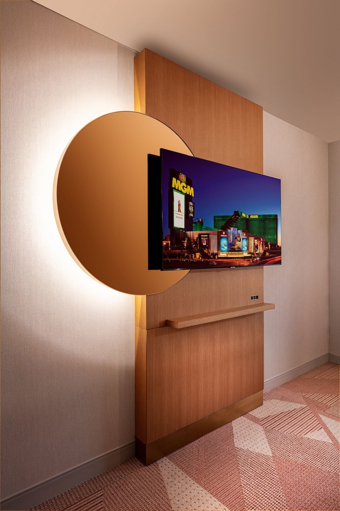 MGM Grand Hotel & Casino - photo 9