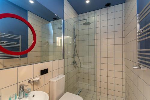 Newly Renovated Modern 2BR Apartment near Fabrika