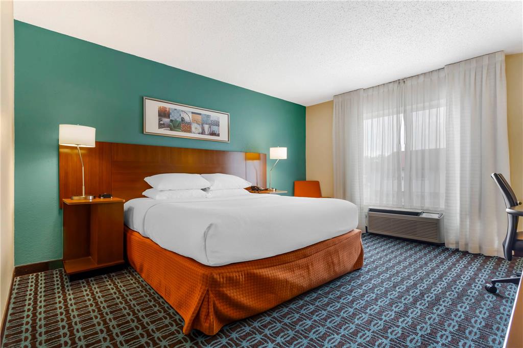 Comfort Inn & Suites Green Bay Stadium Area - photo 10