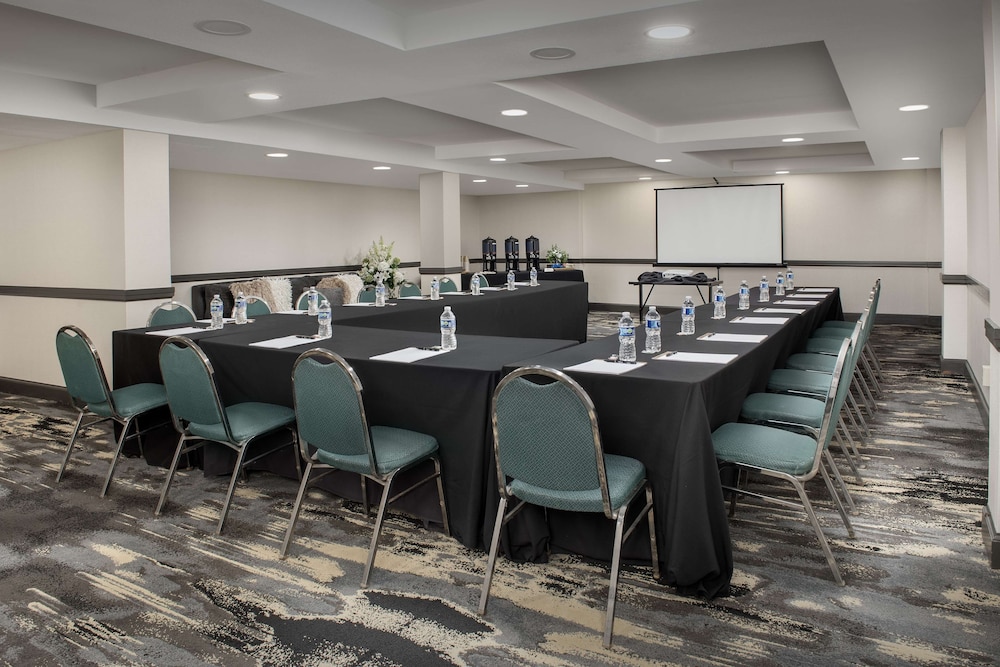 Embassy Suites Hotel Winston Salem - photo 43