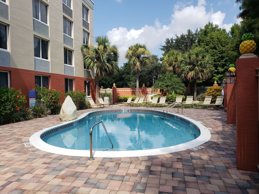 Spark by Hilton Orlando near Universal - photo 23