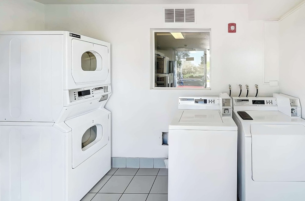Motel 6 Thornton CO - photo 17