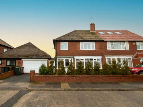 Tynemouth Your Home Away From Home Pass the Keys — 4-Star Luxury Hotel in North Shields, United Kingdom