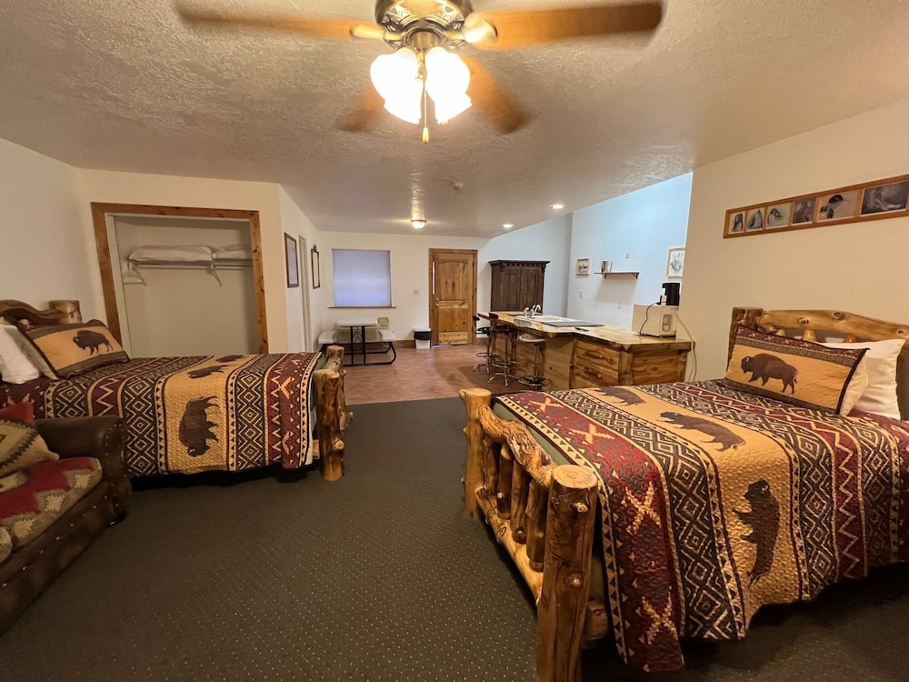 The Snuggle Inn - photo 28