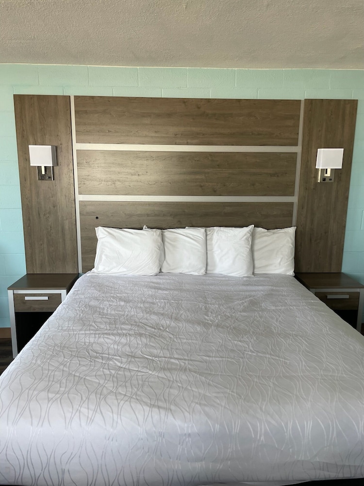 Buccaneer Inn - photo 24
