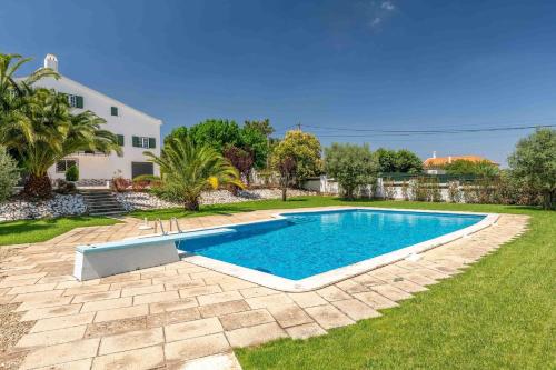 GuestReady Casa de Nazaré da Galileia — 4-Star Luxury Hotel in Quinta Do Anjo, Portugal