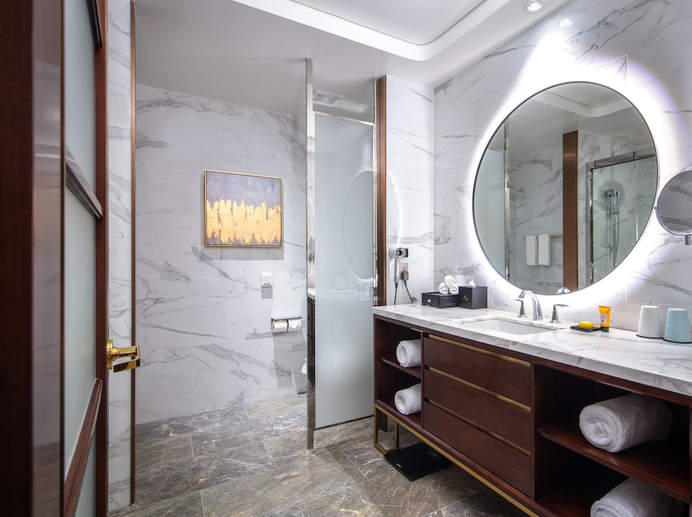 Blossom Hotel Houston Curio Collection by Hilton - photo 10