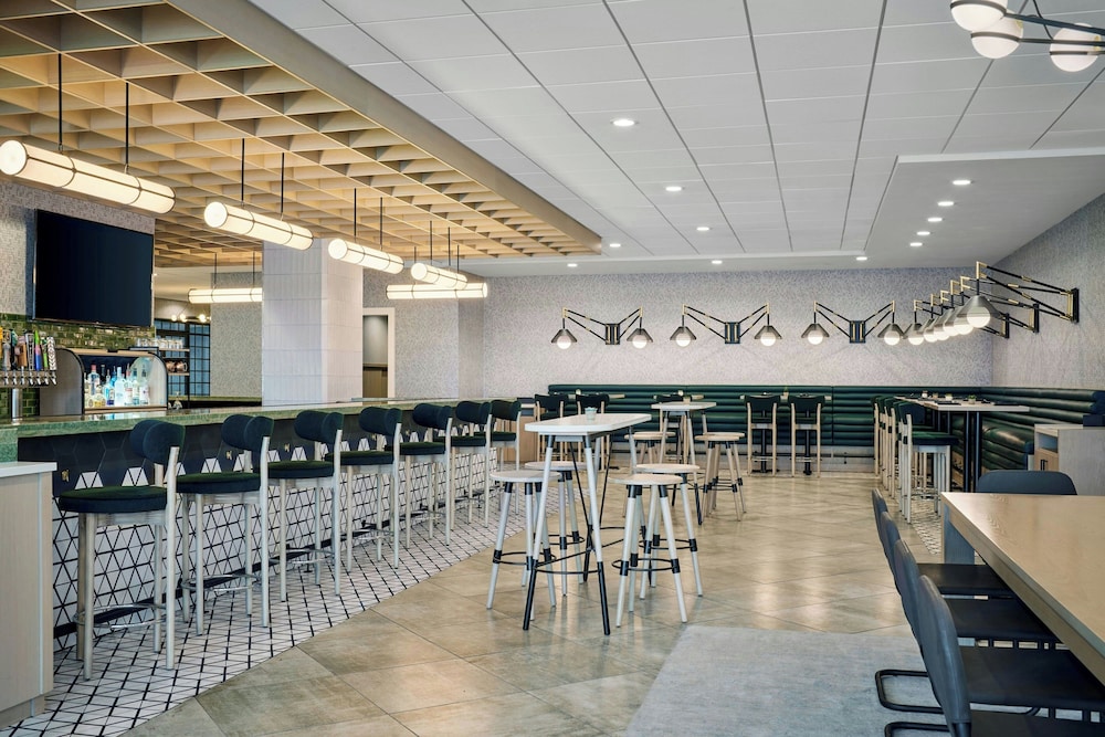 Delta Hotels by Marriott Muskegon Convention Center - photo 38