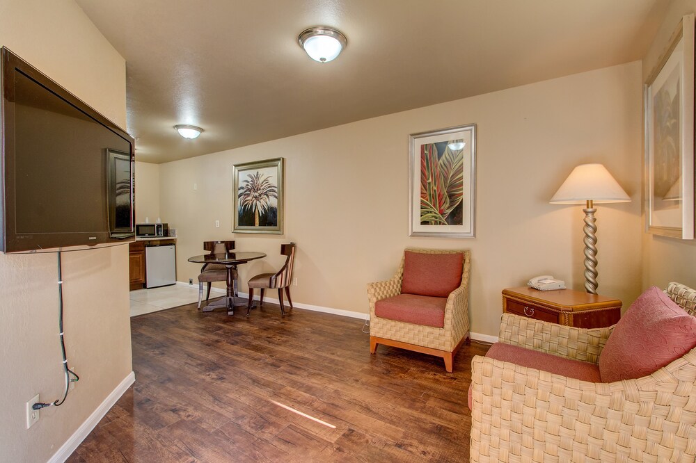 The Rita Suites - photo 23