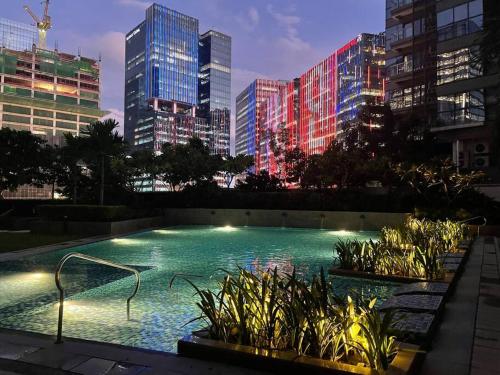 Elegant 1 BR Condo with Balcony in Uptown Parksuites II BGC — 4-Star Luxury Hotel in Manila, Philippines