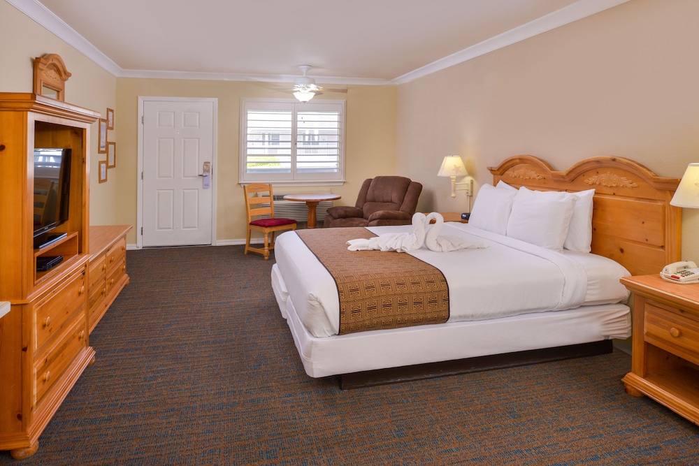 Cayucos Beach Inn - photo 2