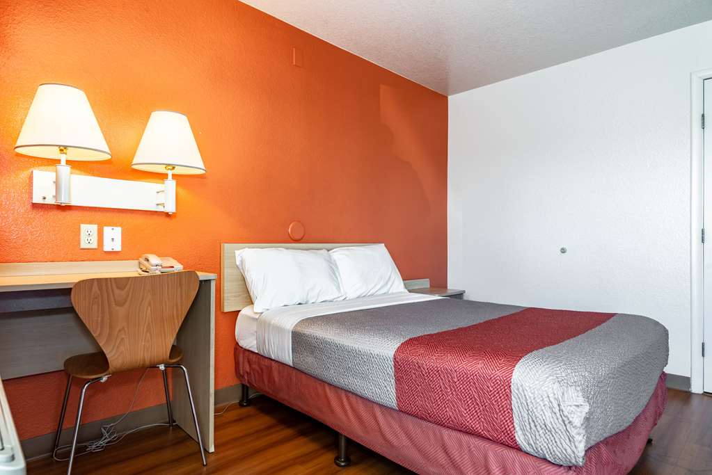 Motel 6 Palm Springs CA East Palm Canyon - photo 39