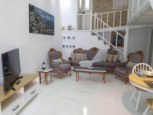 Hydra's Harbor House — 4-Star Luxury Hotel in Ydra, Greece