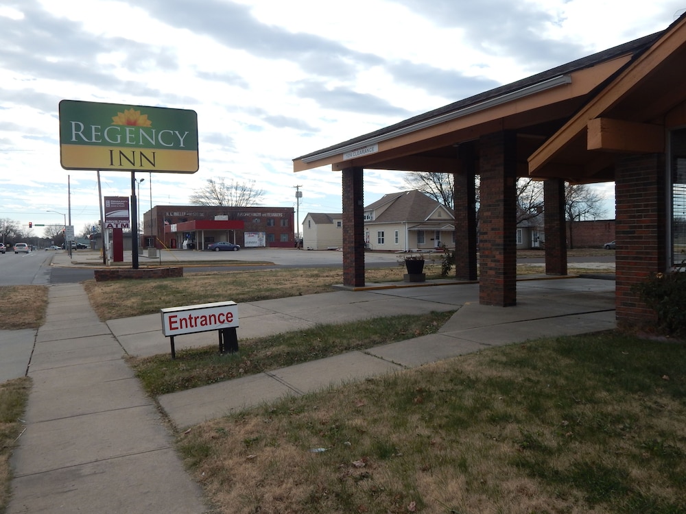 Regency Inn lola Kansas - photo 21