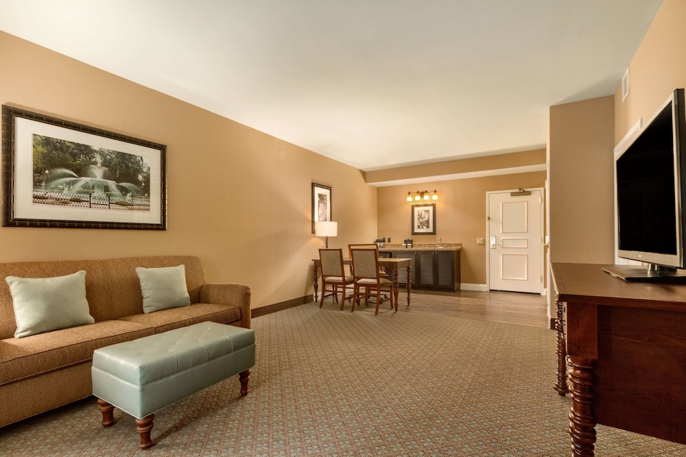 Embassy Suites by Hilton Savannah Historic District - photo 25