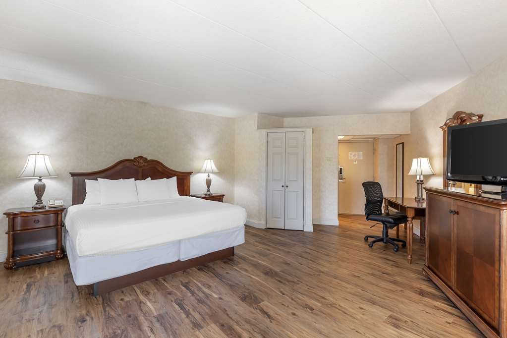 Best Western Plus Steeplegate Inn - photo 17