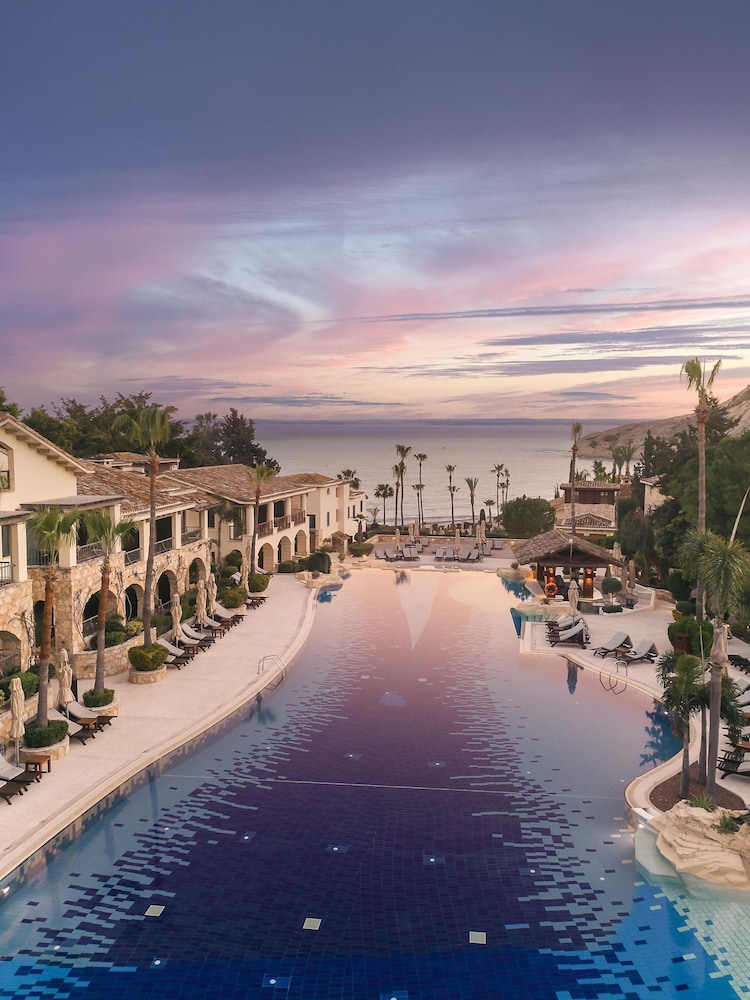 Columbia Beach Resort — hotel in Pissouri
