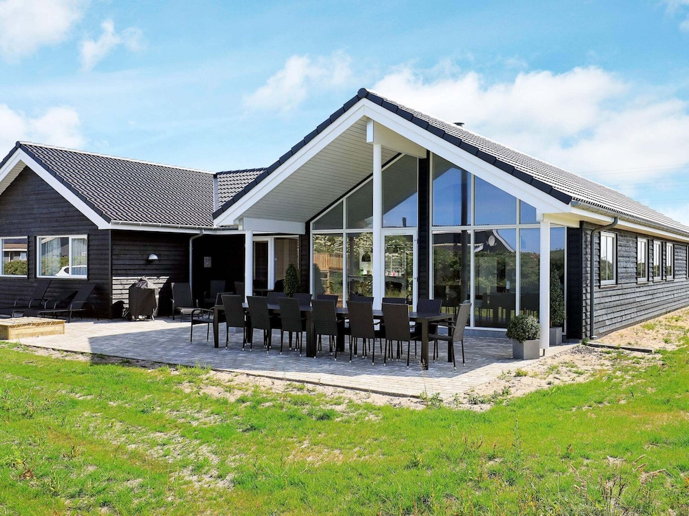 18 person holiday home in Ringkøbing — 4-Star Luxury Hotel in Ringkobing, Denmark
