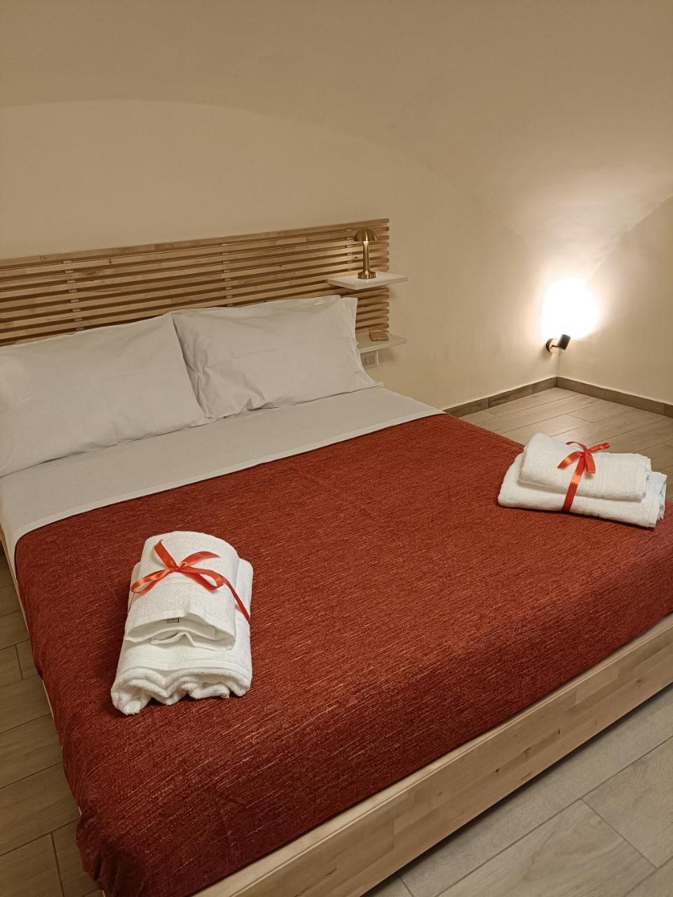 Domus Dante al balconcino — 4-Star Luxury Hotel in Naples, Italy