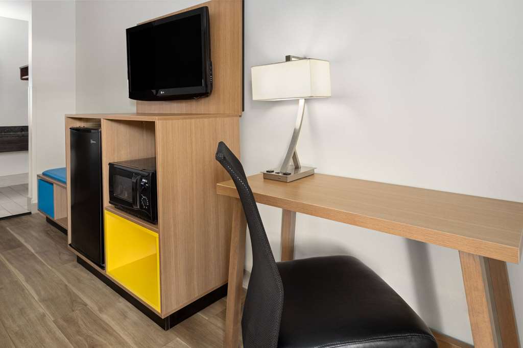 Days Inn by Wyndham Americus - photo 16