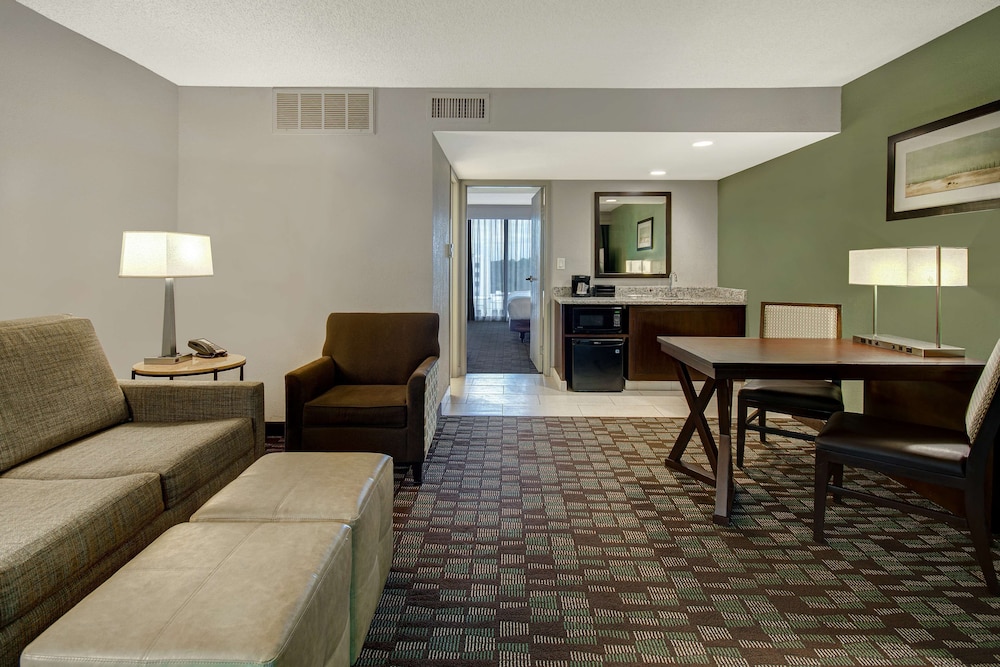 Embassy Suites by Hilton Jacksonville Baymeadows - photo 22