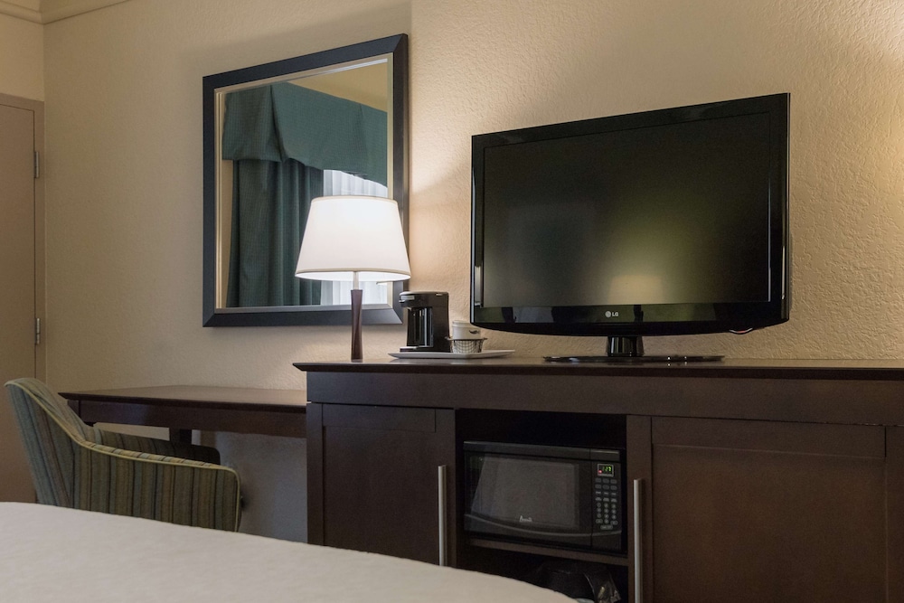 Hampton Inn Brooksville Dade - photo 14