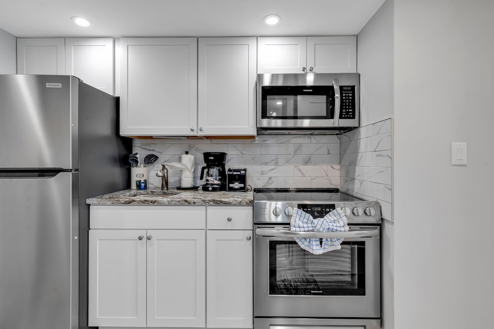 Breakers Tower 1BR Oceanfront Condo - photo 10