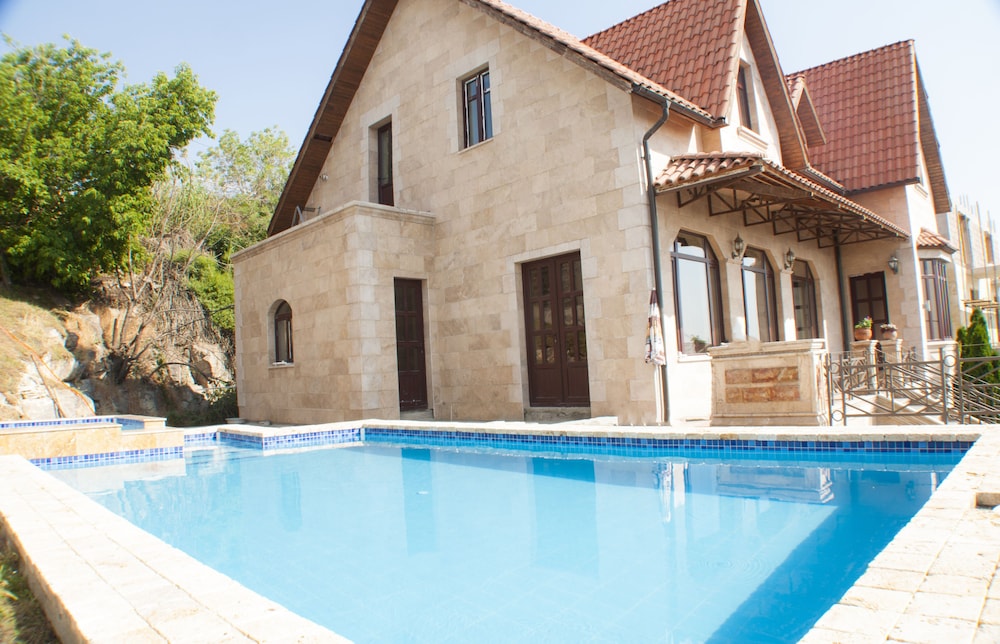 Chateau Gabriel - carbon neutral hotel in Yerevan