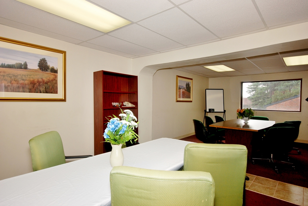 Country Hearth Inn & Suites Marietta - photo 20