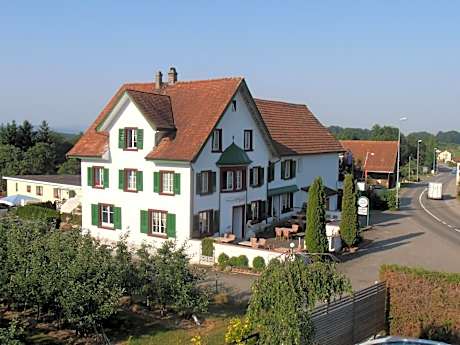 Don Camillo Gv Stehaus — hotel in Steckborn