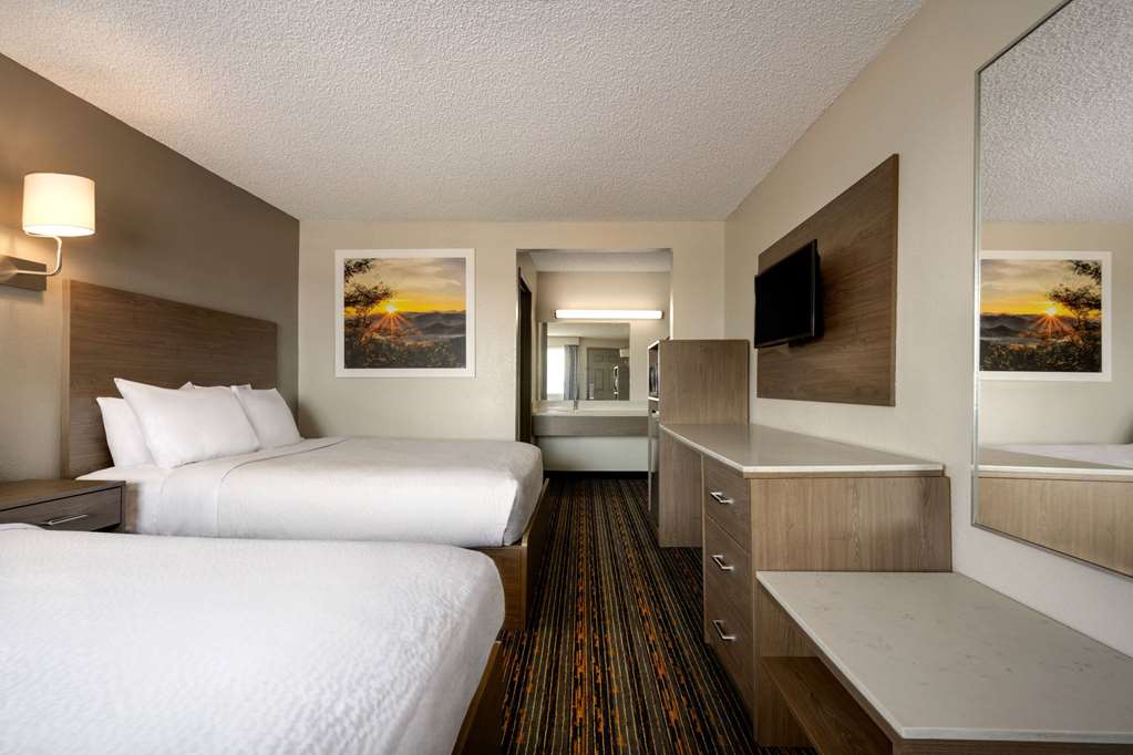 Days Inn by Wyndham Fresno South - photo 11