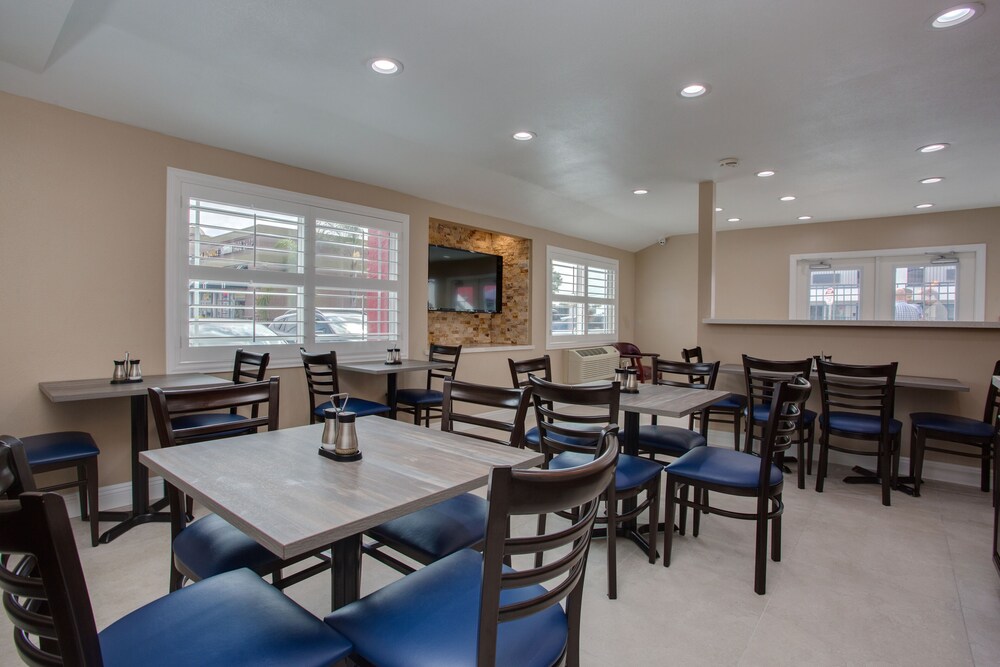 Quality Inn San Diego South Chula Vista - photo 36