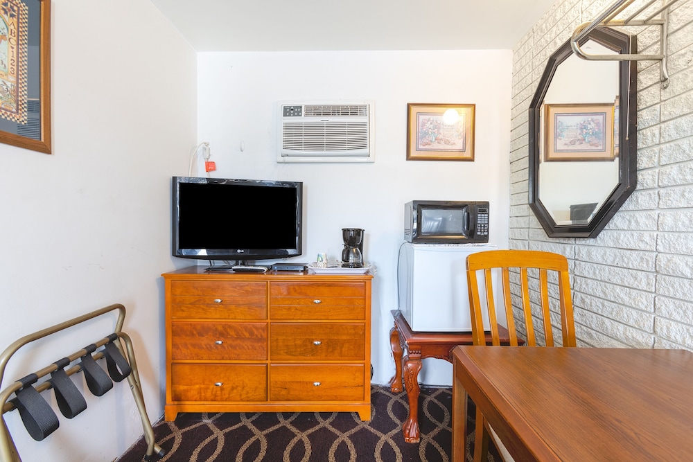 Sonrise Inn Lincoln Hwy By OYO - photo 51