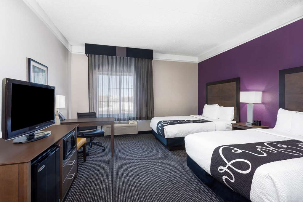 La Quinta Inn & Suites by Wyndham Denver Boulder Louisville - photo 2