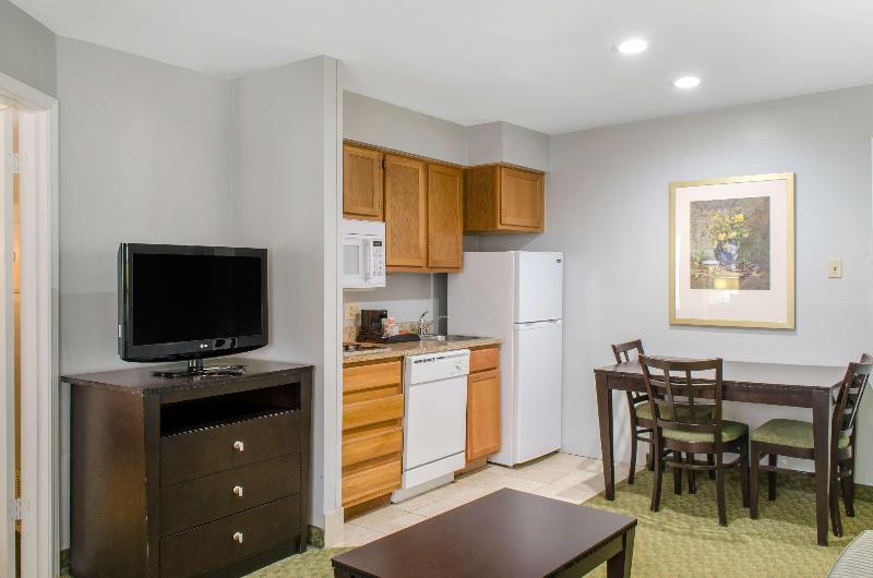 Ramada by Wyndham Shreveport Airport - photo 21
