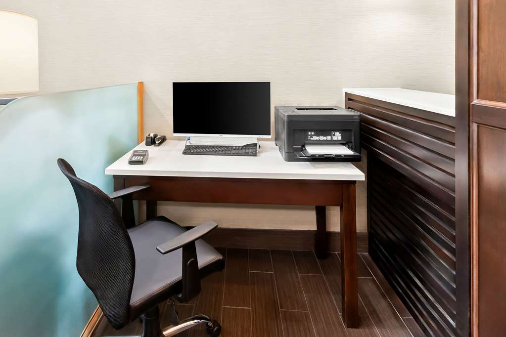 Comfort Suites Portland Airport - photo 34