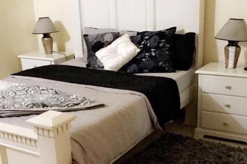 2 Bed 2 Bath aircon parking old Harbour Nhv 3 in Old Harbour, Jamaica