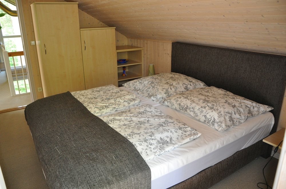 Haus Sandra — 4-Star Luxury Hotel in Ostseebad Goehren, Germany