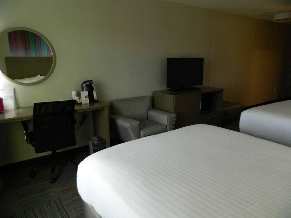 Holiday Inn Express & Suites Shippensburg by IHG - photo 15