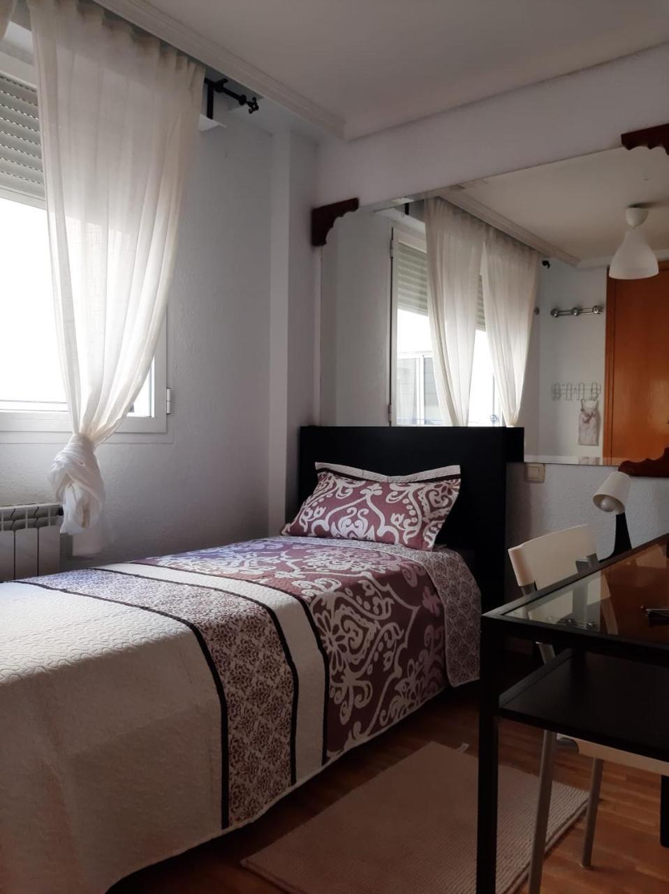 Habitación Muy Cerca Del Centro En El Metro 10Min A Sol Gran Vía Tetuán Madrid