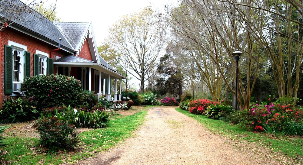 Glenfield Plantation Historic Antebellum Bed and Breakfast - photo 39