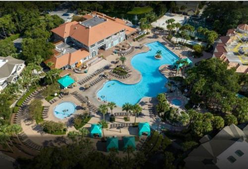 Relax after the Orlando parks in this 1BD resort condo with pools restaurants activities etc — 4-Star Luxury Hotel in Orlando, United States