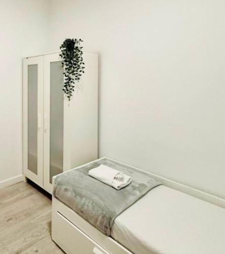 MBZ Relax Room in Unique Flat - last minute hotel in Abu Dhabi
